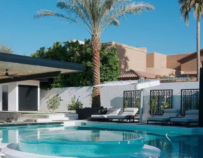 Family Borderless Acrylic Swimming Pool